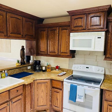 Brownsville Comfort 2 Bedroom 1 Bath , Spacious Kitchen And Outdoor Home Екстериор снимка