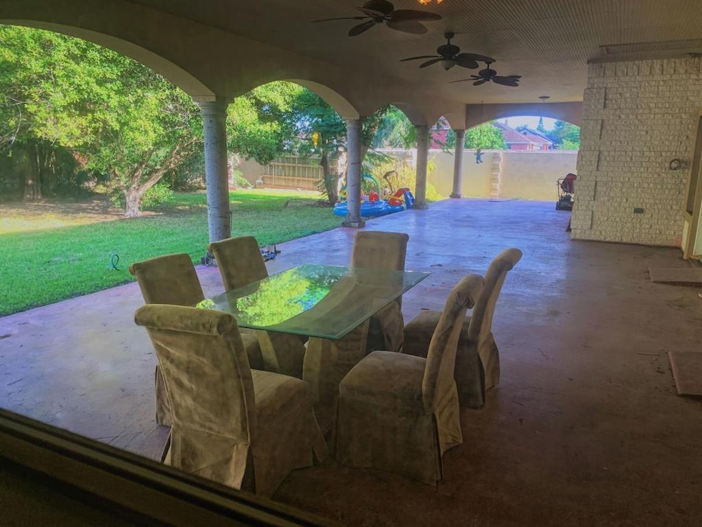 Brownsville Comfort 2 Bedroom 1 Bath , Spacious Kitchen And Outdoor Home Екстериор снимка