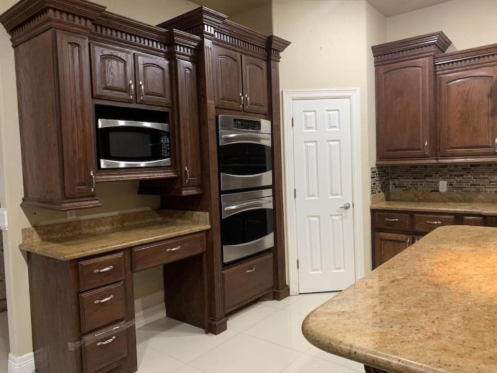 Brownsville Comfort 2 Bedroom 1 Bath , Spacious Kitchen And Outdoor Home Екстериор снимка