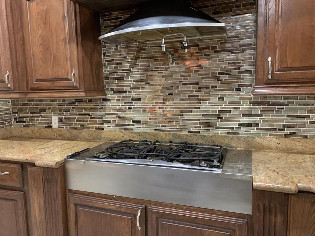 Brownsville Comfort 2 Bedroom 1 Bath , Spacious Kitchen And Outdoor Home Екстериор снимка