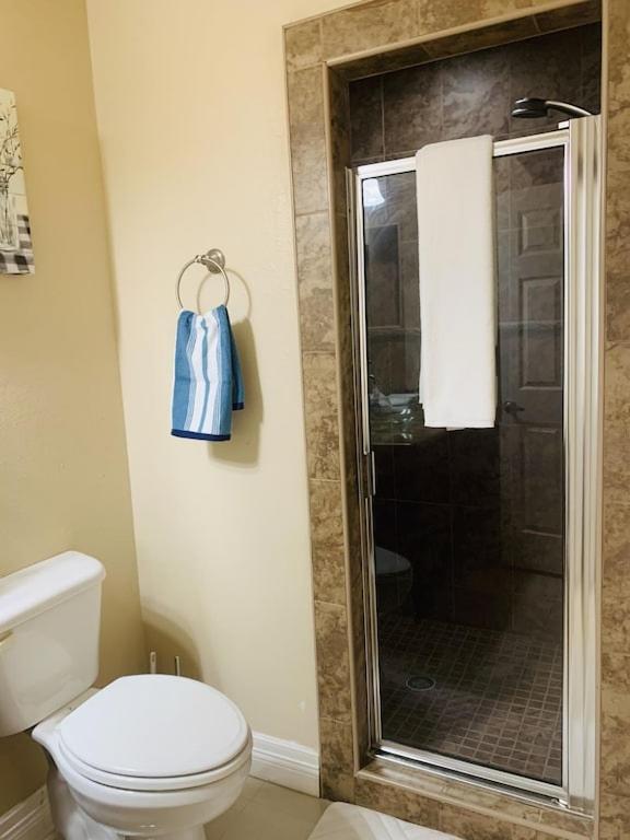 Brownsville Comfort 2 Bedroom 1 Bath , Spacious Kitchen And Outdoor Home Екстериор снимка