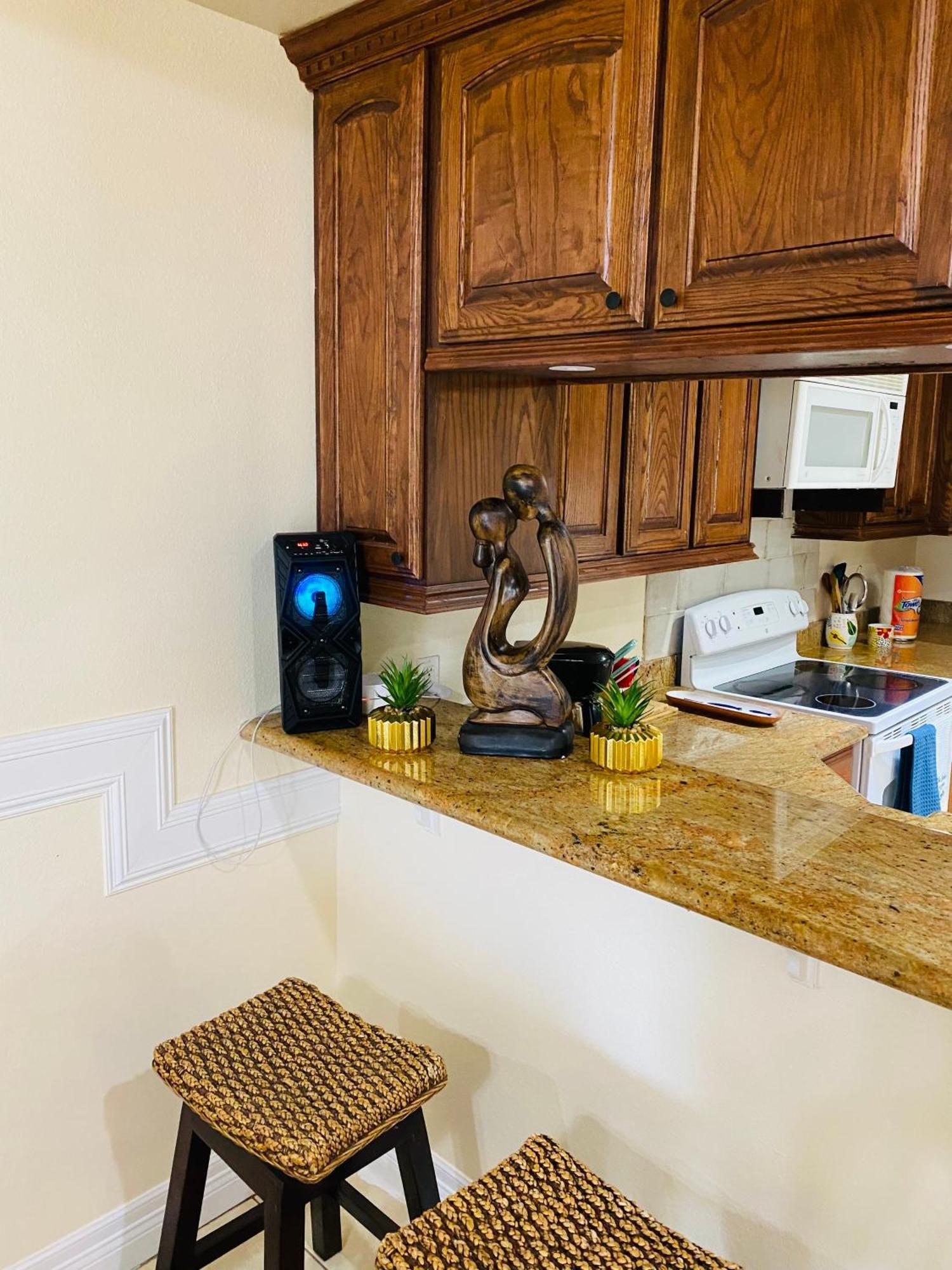 Brownsville Comfort 2 Bedroom 1 Bath , Spacious Kitchen And Outdoor Home Екстериор снимка